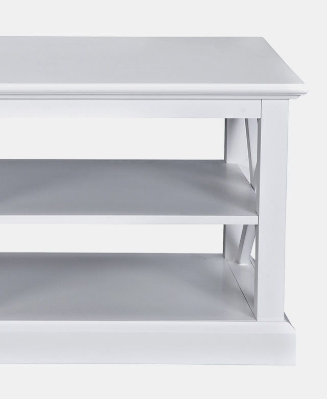 Crisp, white finishes on all surfaces show the clean lines of the end of the table in the shot. Crisp, white finishes on all surfaces show the clean lines of the end of the table in the shot.