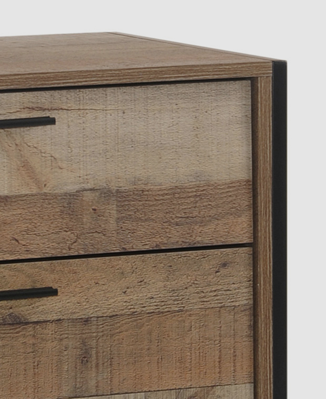 Attractive oak finish