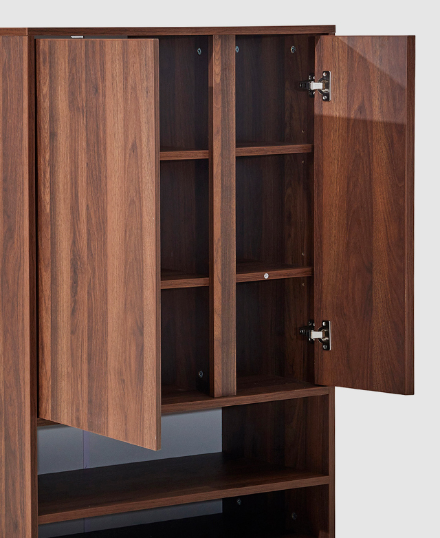 Generous storage Generous storage