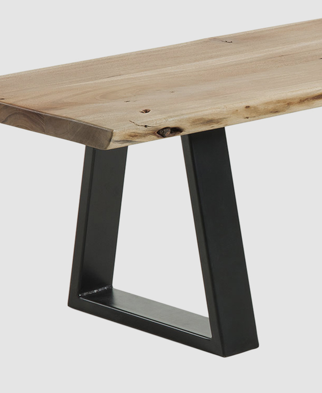 Sturdy metal legs