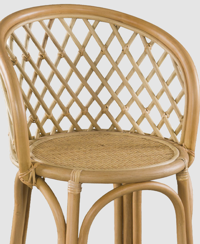 Enclosed in a polished rattan frame, the lattice backrest has an open diamond pattern, creating space.