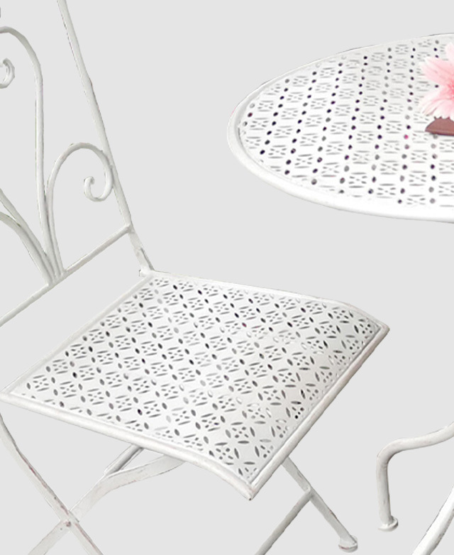 Gorgeous cut-out design