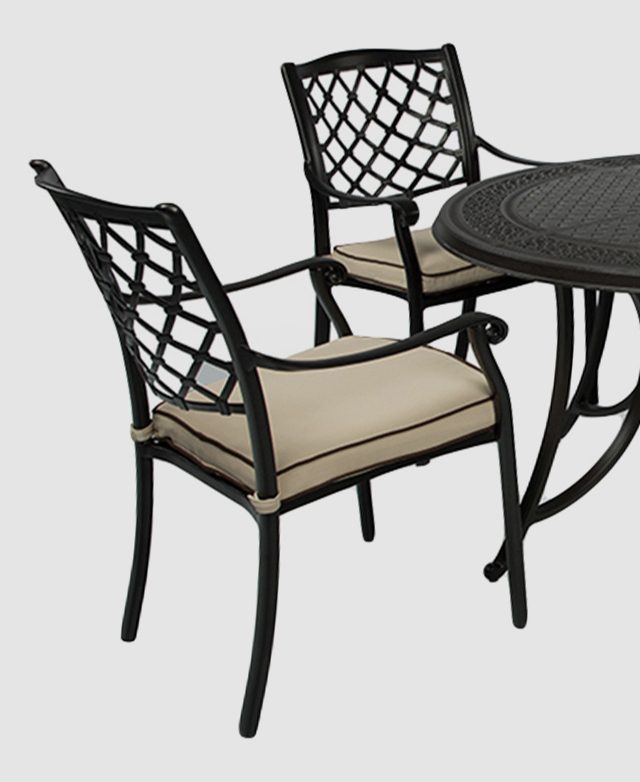 Cast Iron Outdoor Orchis Round Cast Aluminium Outdoor Dining Set