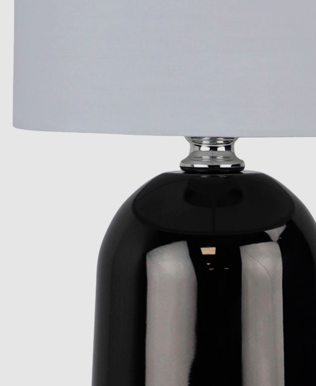 Sleek metal base Sleek metal base