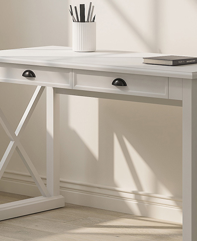 Spacious table top Spacious table top