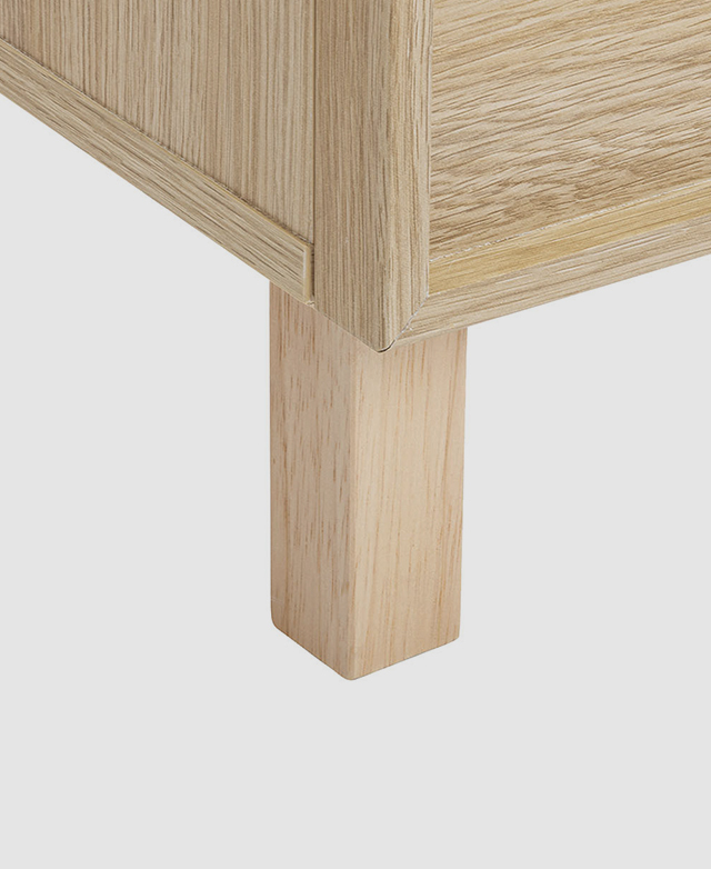 One angular rubberwood leg is exhibited. One angular rubberwood leg is exhibited.