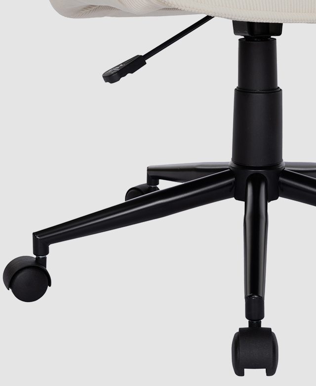 The base and the castors are framed to draw attention to the office chair's sleek finish and gas lift lever.