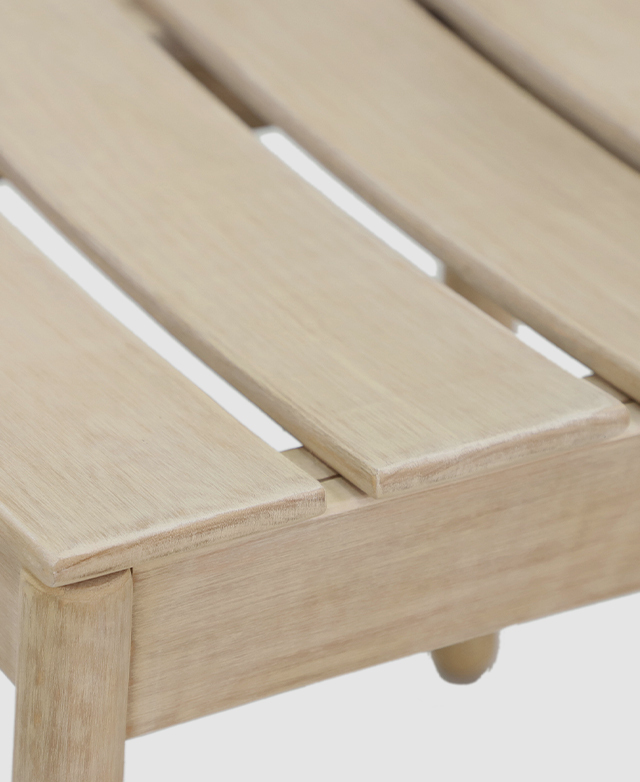 Smoothly finished eucalyptus wood forms the dining chair's seat slatting.