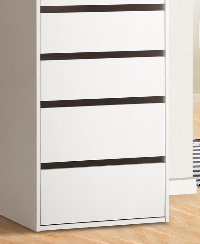 Lower half of the drawer chest displays clean lines and a minimalist finish. Lower half of the drawer chest displays clean lines and a minimalist finish.