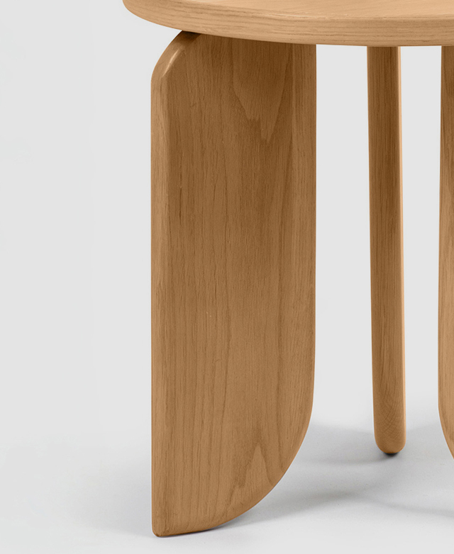 Oak wood legs