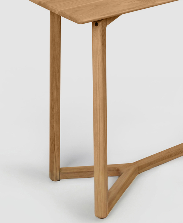 Belgian oak wood legs