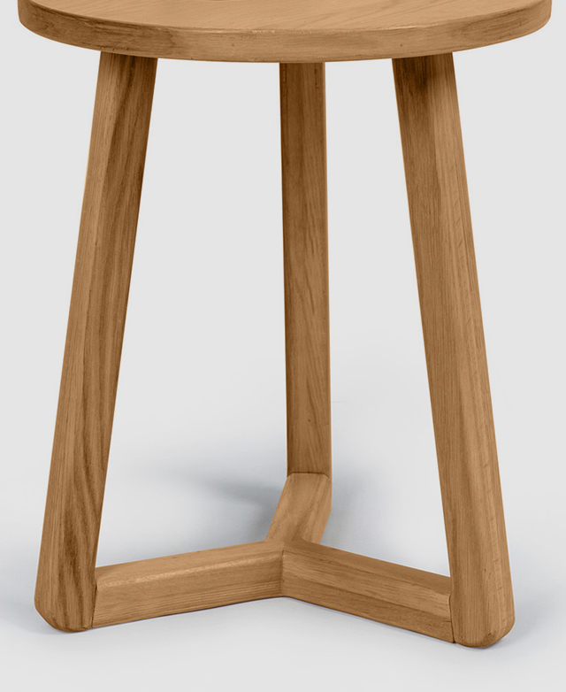 Belgian oak wood legs