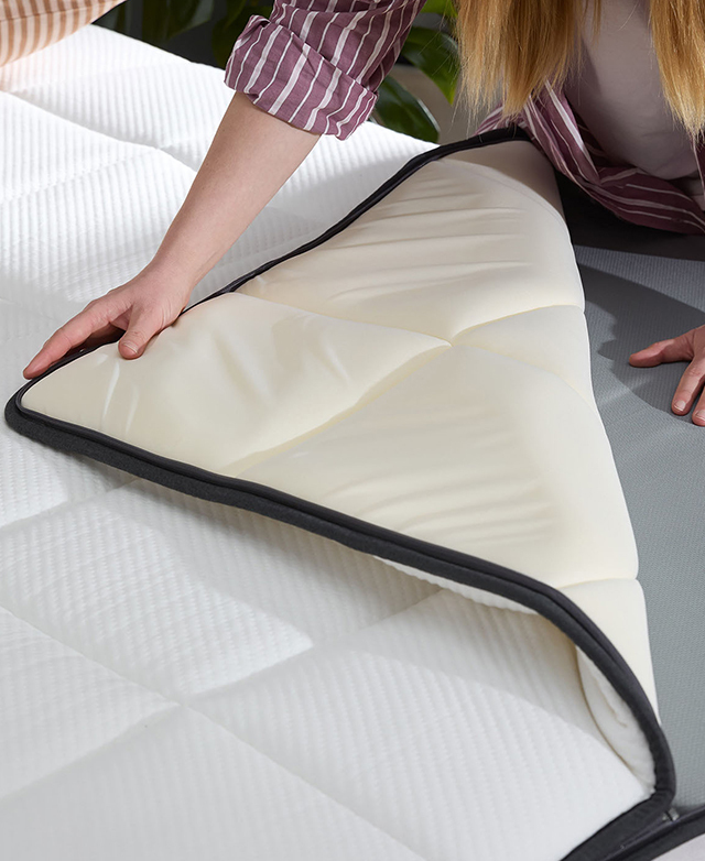 Machine-washable topper