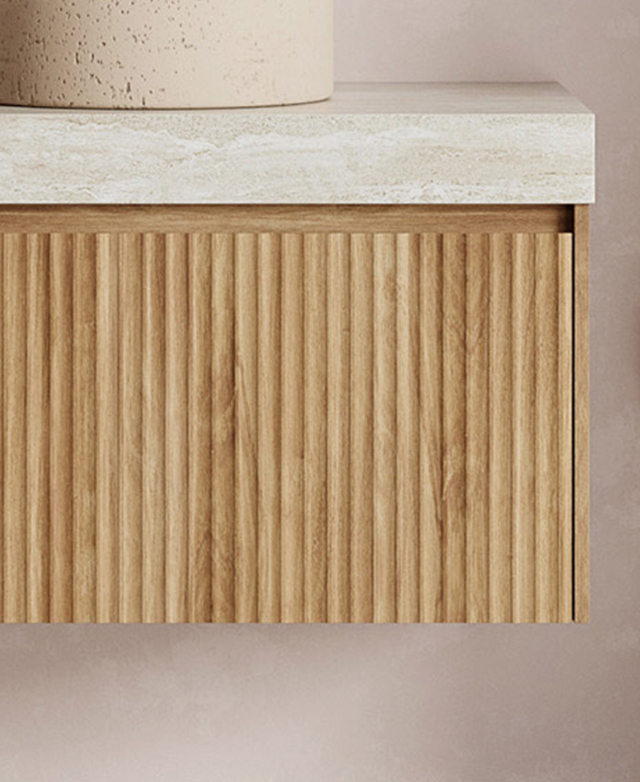 Plywood with veneer finish