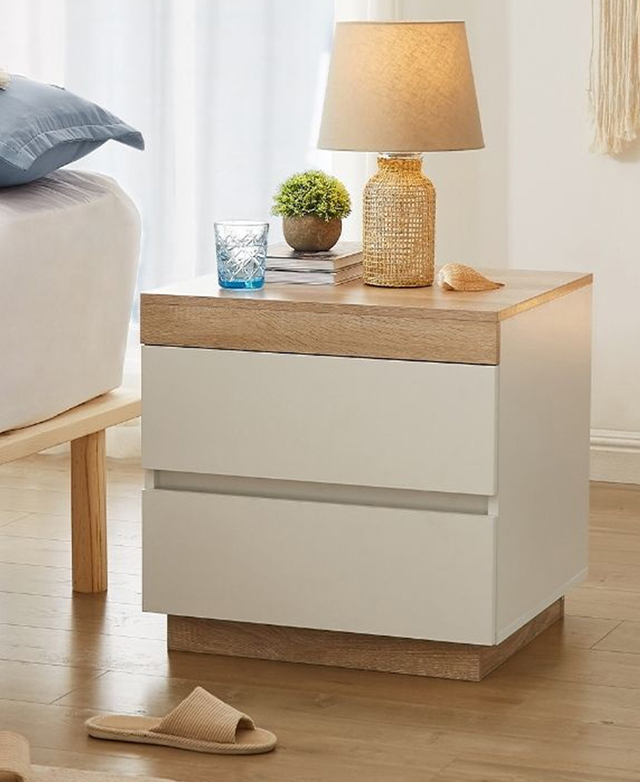 Brightens any bedroom