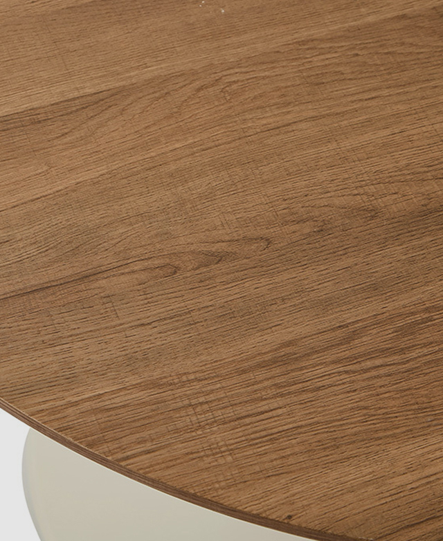 Easy-maintenance table surface