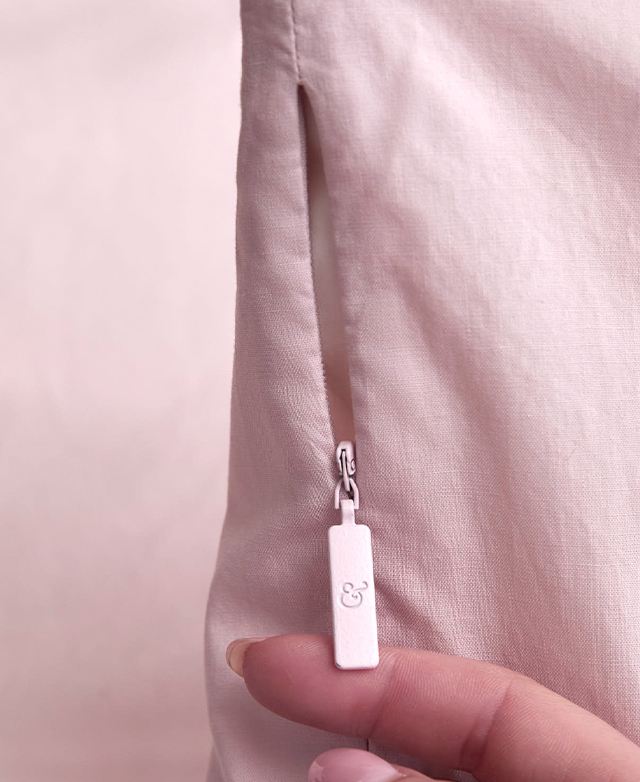 Effortless zip closure