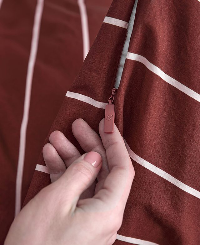 Effortless zip closure