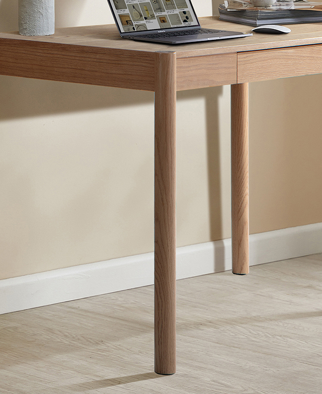 Integrated round corner posts