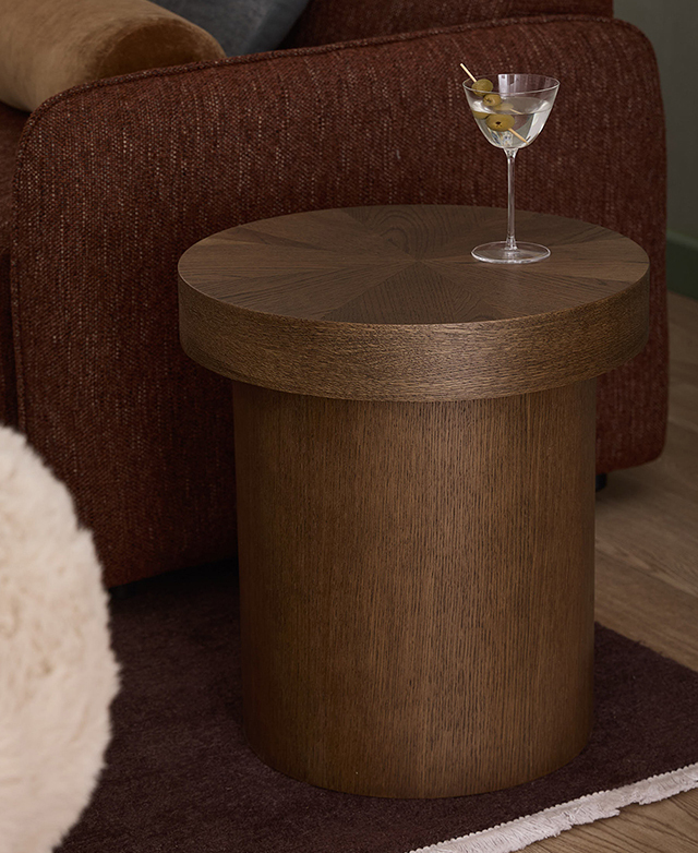 Stable pedestal base