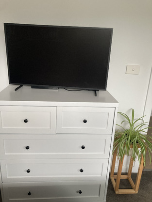 LivingFusion White Aurora 5 Drawer Chest | Temple & Webster