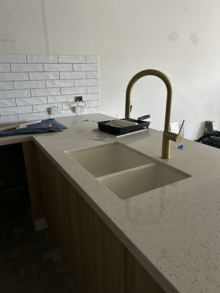 review image 0