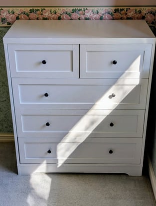 LivingFusion White Aurora 5 Drawer Chest | Temple & Webster