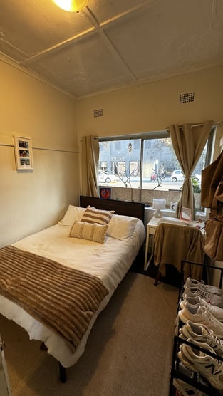 review image 0