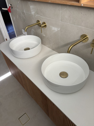 review image 0