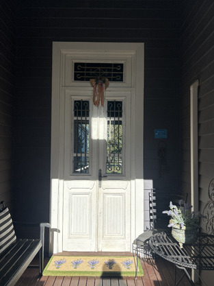 review image 0