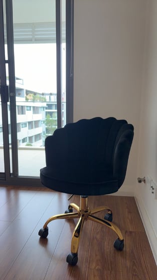 review image 0