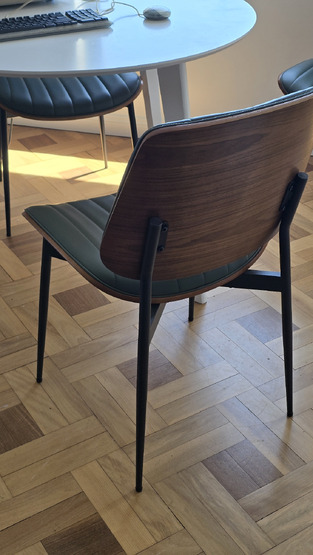 review image 0