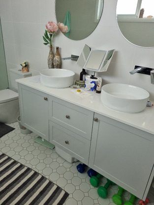 review image 0
