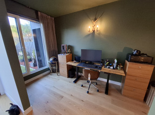 review image 0
