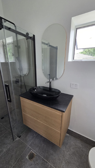 review image 0