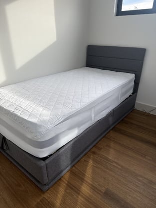 review image 0