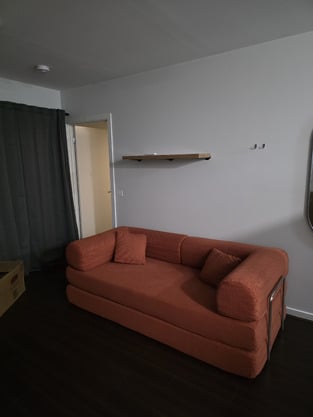 review image 0