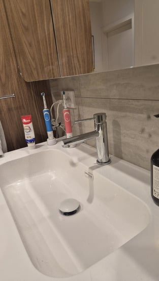review image 0