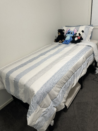 review image 0