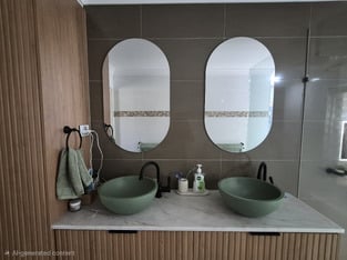 review image 0